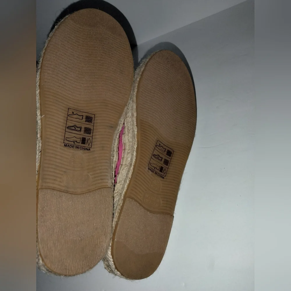 Soludos (Size 7-7.5) Pink Canvas Dali Original Slip-on Espadrilles (Like New)